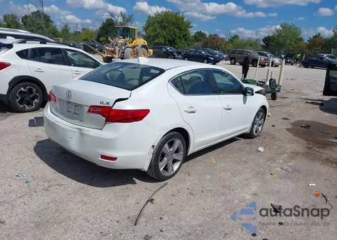 2013 Acura Ilx 2.0L z USA, uszkodzony, nr VIN 19VDE1F52DE013592